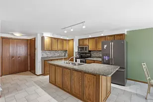 195 Captains Ct, Winneconne, WI 54986 - Photo 8