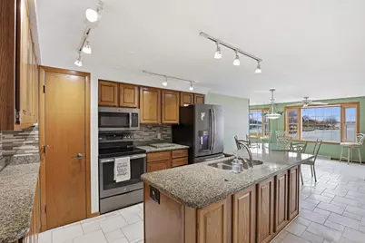 195 Captains Court, Winneconne, WI 54986 - Photo 4