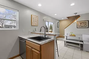 137 Gruenwald Ave, Neenah, WI 54956 - Photo 24