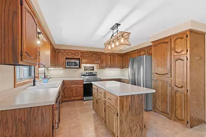2441 Ingold Court, Green Bay, WI 54313 - Photo 12