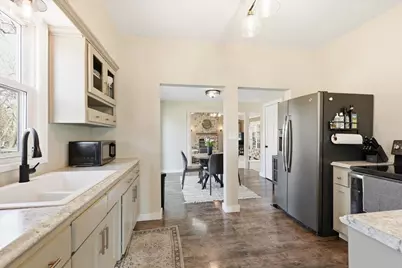 2305 Hillside Lane, Green Bay, WI 54302 - Photo 4