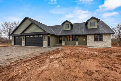 2984 Creekwood Drive, Green Bay, WI 54311 - Photo 4