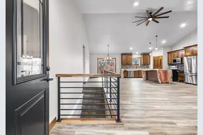 2984 Creekwood Drive, Green Bay, WI 54311 - Photo 8