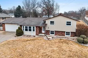 499 Tyrolian Dr, Green Bay, WI 54302 - Photo 2