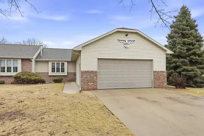 22 Spencer Village Court, Appleton, WI 54914 - Photo 1