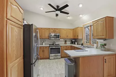 22 Spencer Village Court, Appleton, WI 54914 - Photo 6