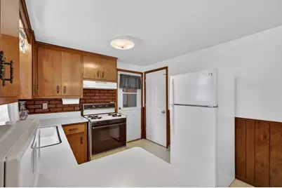 2437 Peshtigo Street, Green Bay, WI 54313 - Photo 16