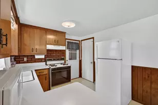 2437 Peshtigo St, Green Bay, WI 54313 - Photo 16