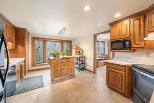 3258 Peterson Rd, Green Bay, WI 54311 - Photo 10