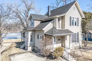 211 E Wolf River Ave, New London, WI 54961 - Photo 2