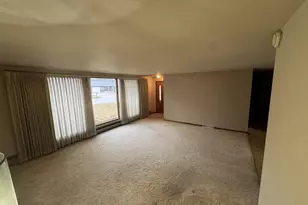 2414 Lina Ln, Green Bay, WI 54304 - Photo 10