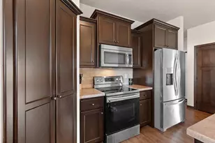 517 Pebblestone Cir, Hobart, WI 54155 - Photo 16