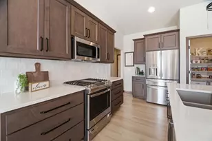 2875 E Turquoise Ln, Appleton, WI 54913 - Photo 12