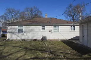 1011 E Lindbergh St, Appleton, WI 54911 - Photo 2