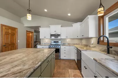 3865 Meunier Lane, Green Bay, WI 54311 - Photo 10