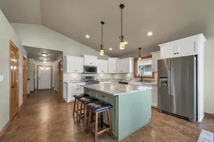 3865 Meunier Ln, Green Bay, WI 54311 - Photo 8