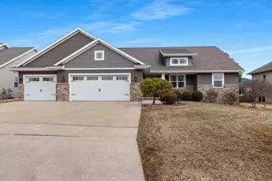 345 Crosswinds Ln, Green Bay, WI 54311 - Photo 2