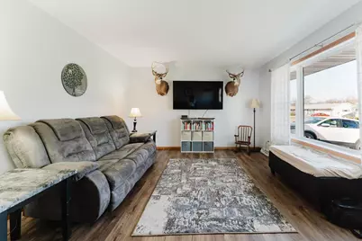 1425 W 3rd Avenue, Oshkosh, WI 54902 - Photo 4