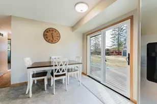 1425 W 3rd Ave, Oshkosh, WI 54902 - Photo 10