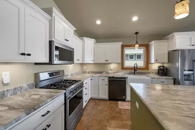 3865 Meunier Lane, Green Bay, WI 54311 - Photo 8