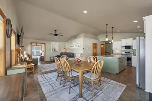 3865 Meunier Ln, Green Bay, WI 54311 - Photo 14