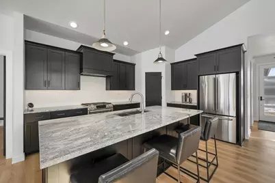 396 Aldon Circle, Green Bay, WI 54304 - Photo 10