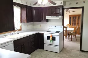 3642 Glenbrooke Ln, Green Bay, WI 54301 - Photo 12