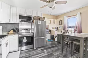 223 Jane Ct, Neenah, WI 54956 - Photo 6