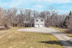 2190 Carleton Ave, Appleton, WI 54915 - Photo 4