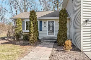 2190 Carleton Ave, Appleton, WI 54915 - Photo 2