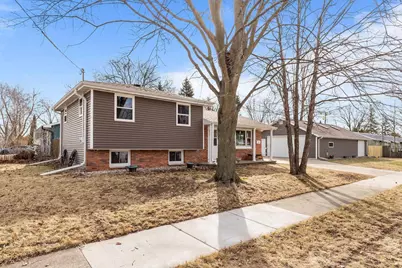 2402 S Madison Street, Appleton, WI 54915 - Photo 2