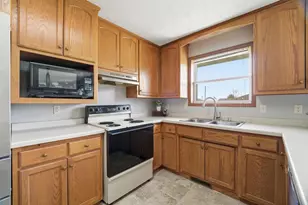 N9678 Hopfensperger Rd, Appleton, WI 54915 - Photo 10