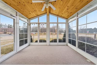 1399 W South Park Avenue, Oshkosh, WI 54902 - Photo 12