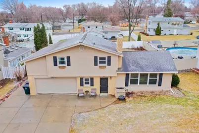 951 Duchateau Avenue, Green Bay, WI 54304 - Photo 2