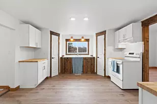 550 Barke St, Gillett, WI 54124 - Photo 10