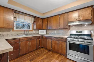 4451 Renier Rd, Green Bay, WI 54311 - Photo 10