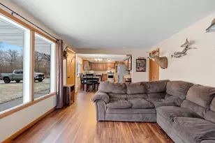 4451 Renier Rd, Green Bay, WI 54311 - Photo 6