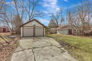 829 Prospect Ave, Oshkosh, WI 54901 - Photo 4