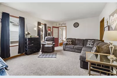 613 Shawano Avenue, Oshkosh, WI 54901 - Photo 4