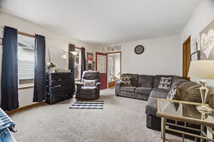 613 Shawano Ave, Oshkosh, WI 54901 - Photo 4