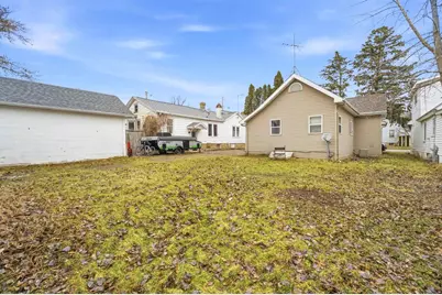 613 Shawano Avenue, Oshkosh, WI 54901 - Photo 22