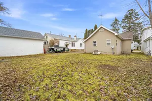 613 Shawano Ave, Oshkosh, WI 54901 - Photo 22