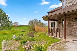 N2729 Lakeshore Rd, Kewaunee, WI 54216 - Photo 2