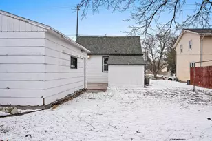 1122 S 22nd St, Manitowoc, WI 54220 - Photo 36