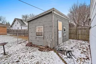 1122 S 22nd St, Manitowoc, WI 54220 - Photo 38