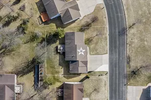 230 W Haven Ct, Luxemburg, WI 54217 - Photo 8