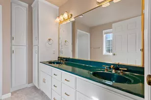 1617 Twin Lakes Cir, Green Bay, WI 54311 - Photo 20