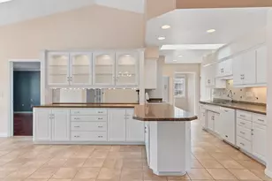 1617 Twin Lakes Cir, Green Bay, WI 54311 - Photo 8