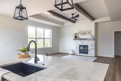 N9053 Southtowne Drive, Menasha, WI 54952 - Photo 6