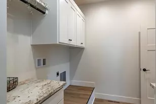 N9053 Southtowne Dr, Menasha, WI 54952 - Photo 24